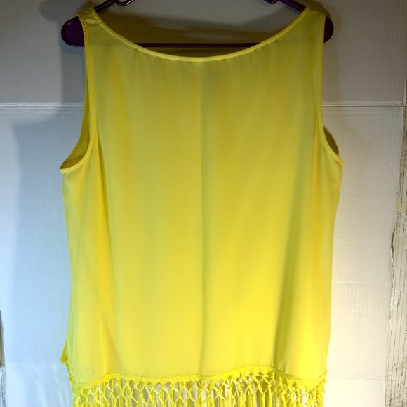 Skye’s the limit double layered sleeveless fringed tank size Large - Picture 2 of 6